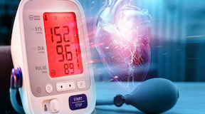 Aparelho de pressão e um coração